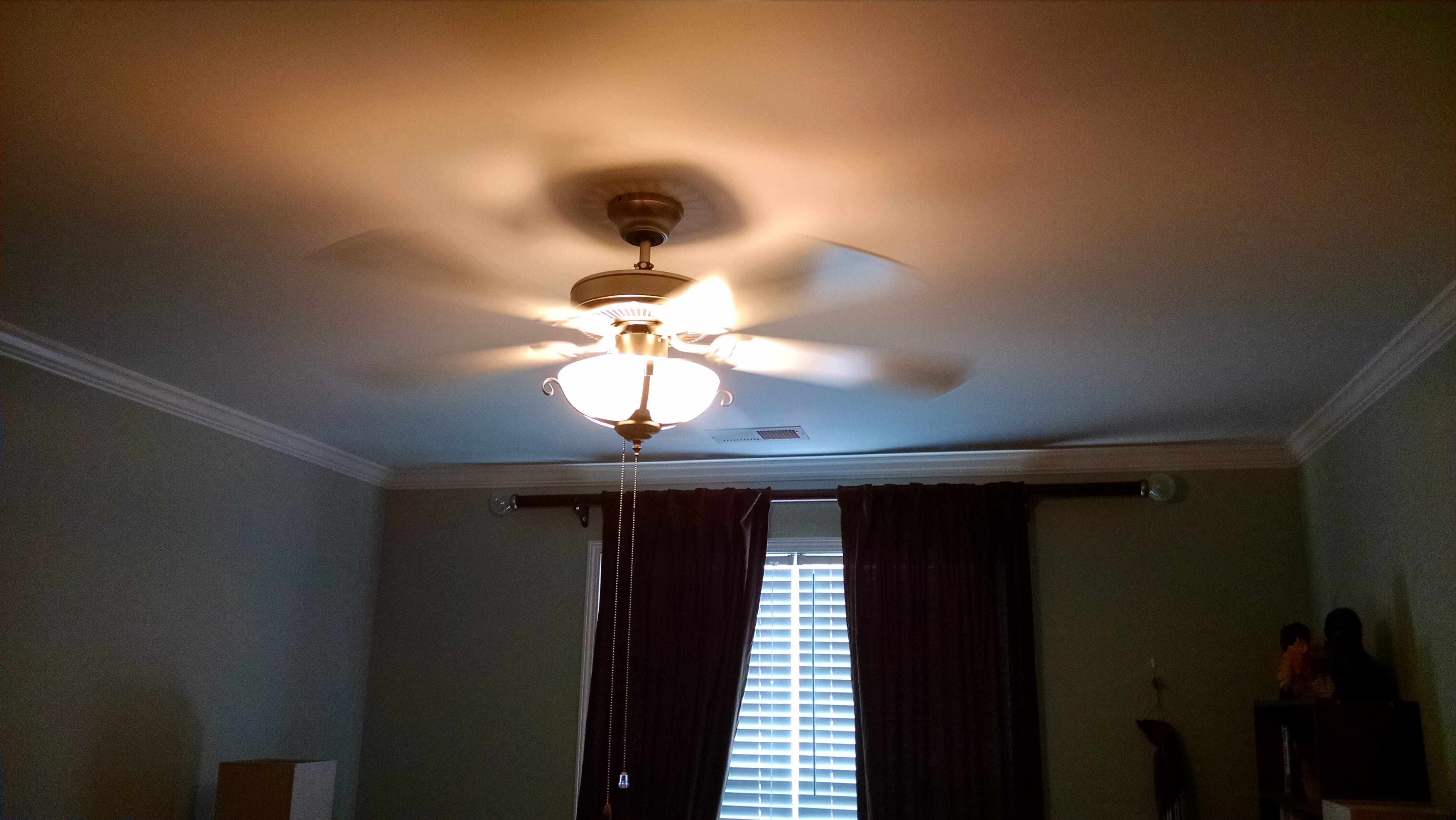 https://glimmr.co.uk/wp-content/uploads/2018/11/Clean-ceiling-fans-and-light-fixtures.jpg